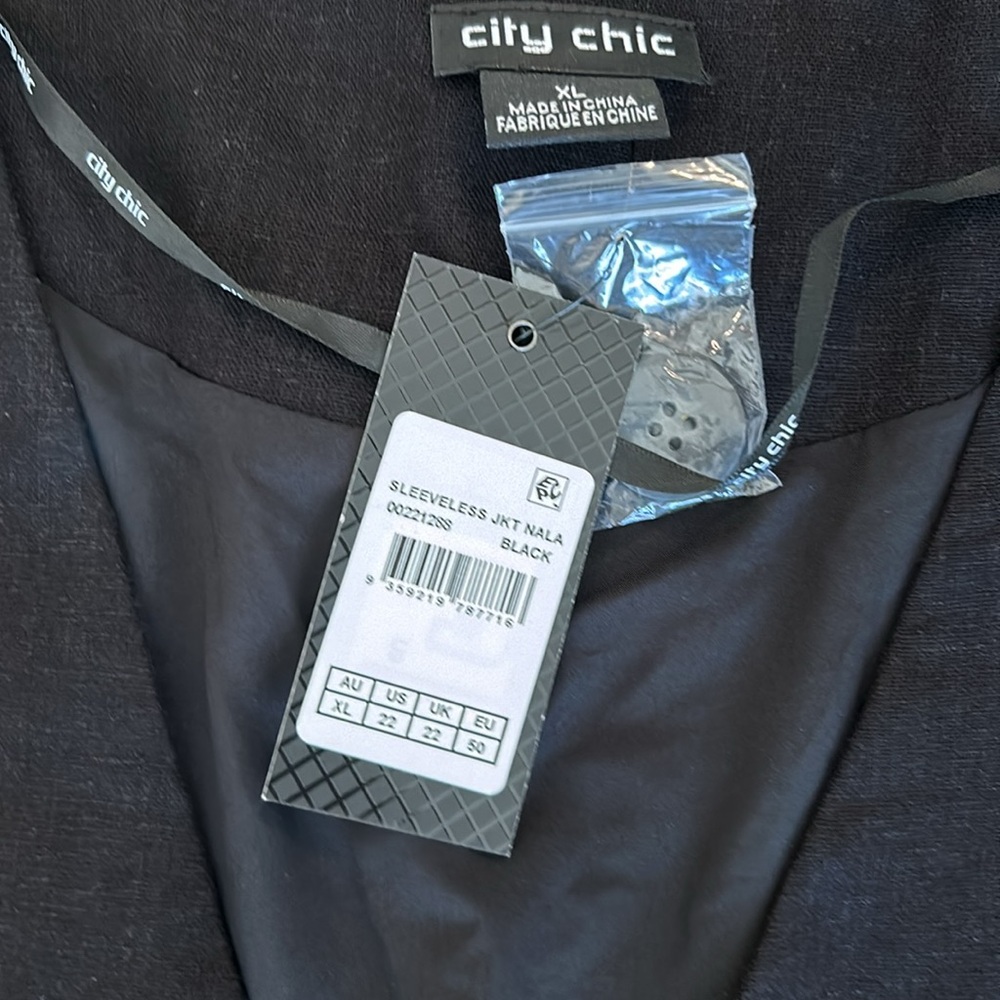 Sleeveless Jacket / Vest. - Picture 4 of 9